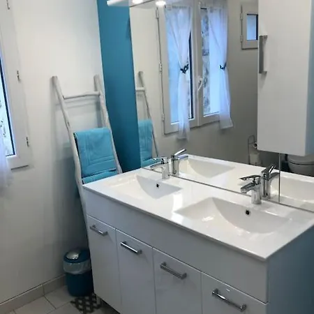 Des Corbieres : Maison Neuve Deco Moderne