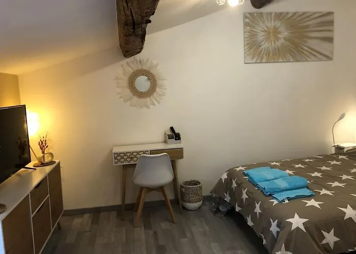 Des Corbieres : Maison Neuve Deco Moderne شقة *